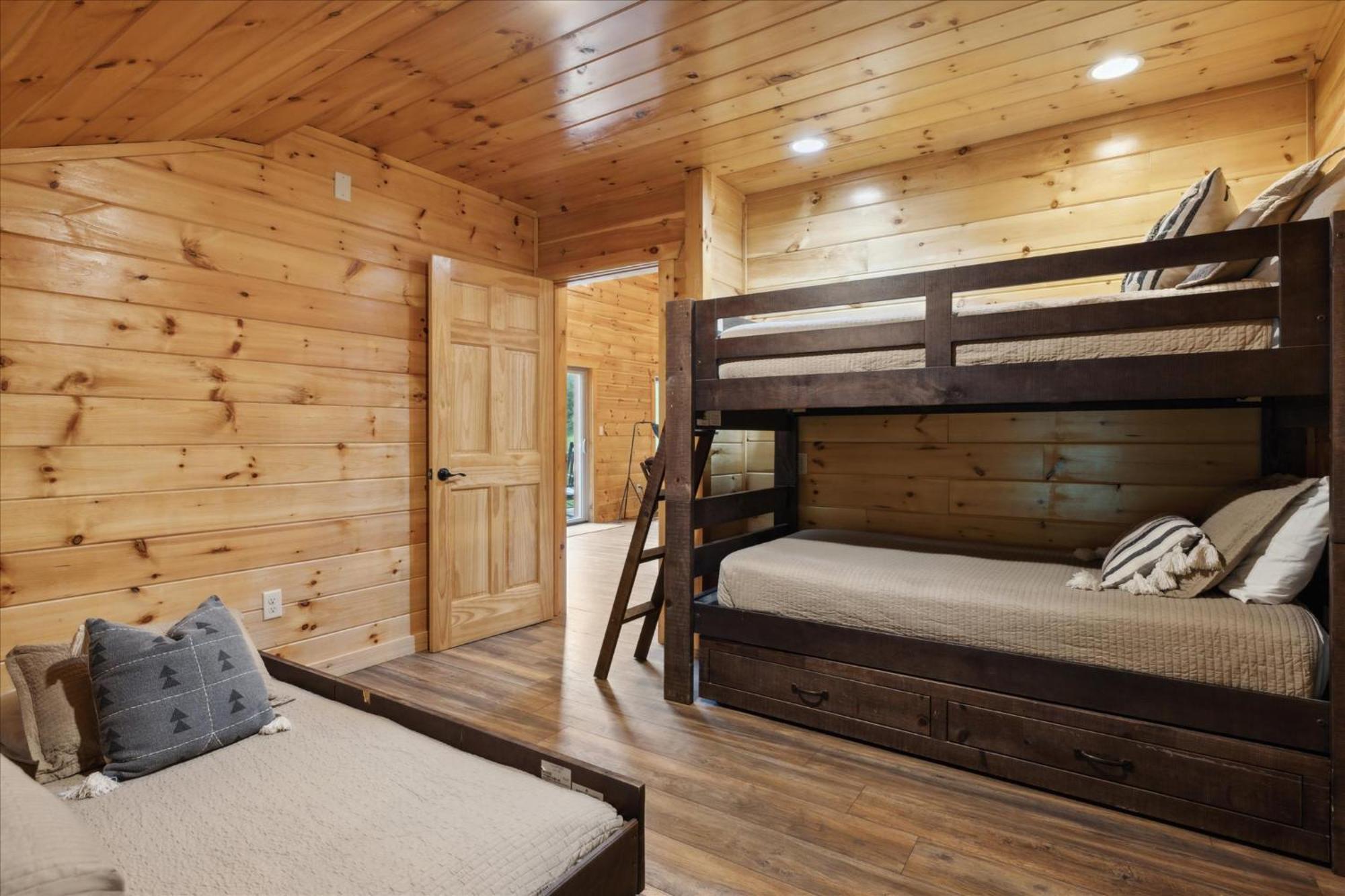 Hot Tub Fire Pit Game Room Theater Easy Access Sleeps 12 - Black Bear Lodge 鸽子谷 外观 照片