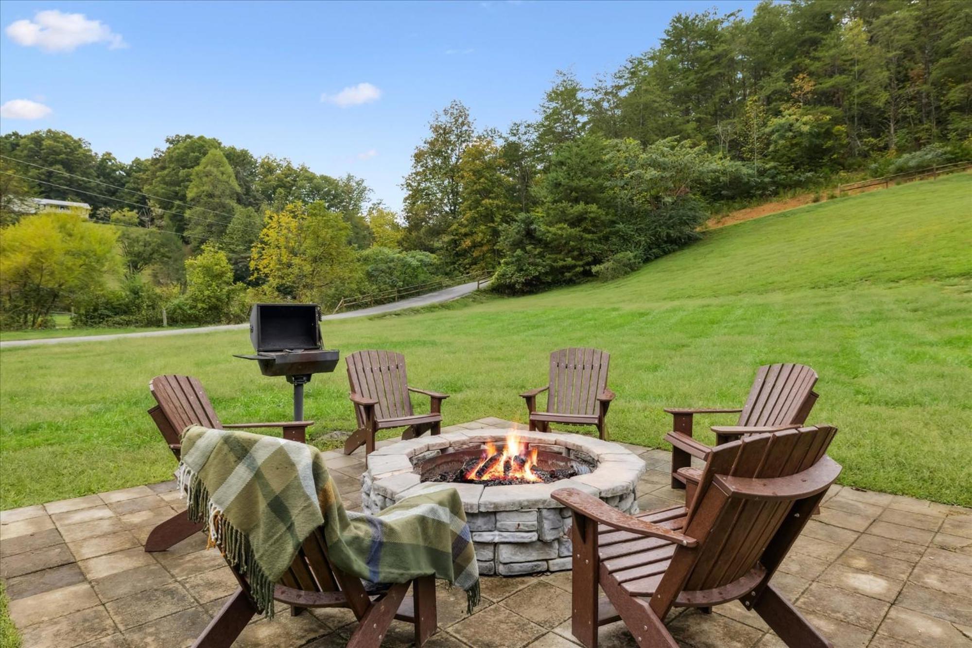 Hot Tub Fire Pit Game Room Theater Easy Access Sleeps 12 - Black Bear Lodge 鸽子谷 外观 照片
