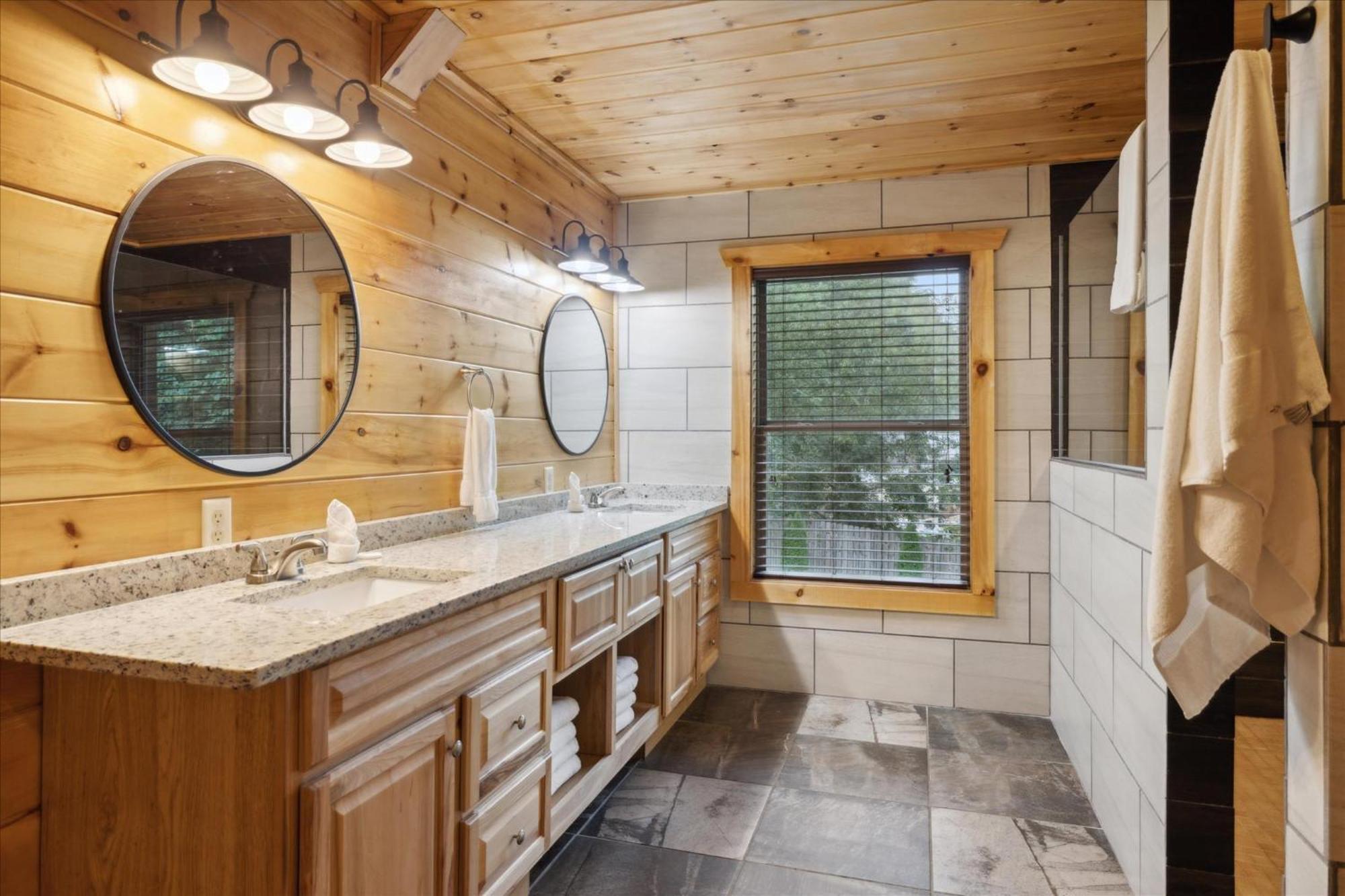 Hot Tub Fire Pit Game Room Theater Easy Access Sleeps 12 - Black Bear Lodge 鸽子谷 外观 照片